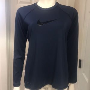 Nike Athletic/Athleisure/Swim L/S Tee, NWT!